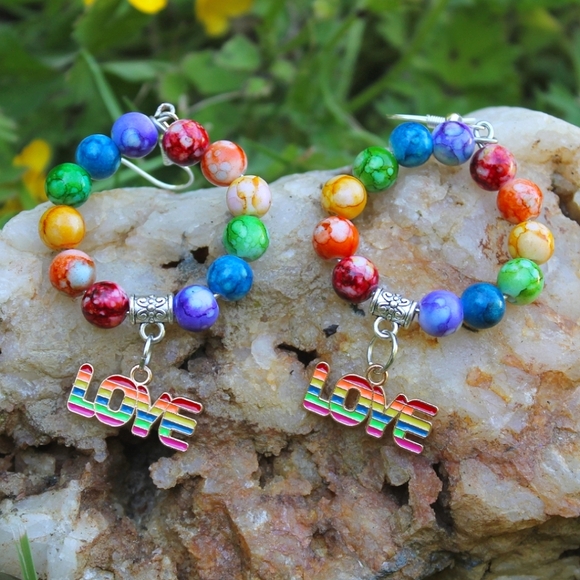 🏳️🌈🌈 Gay Pride beaded hoop dangle LOVE earrings - Picture 3 of 5